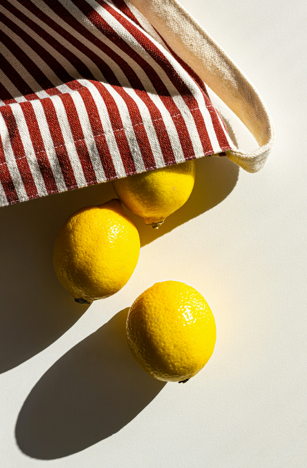 Signature California Citron 10 oz scented candle