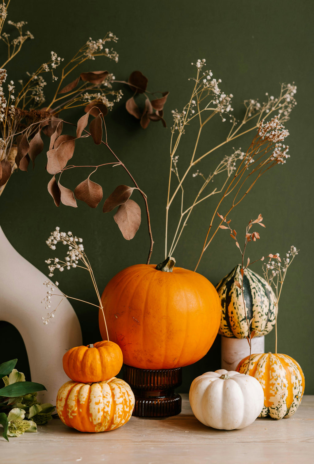 Signature Sand + Paws Pumpkin & Eucalyptus 12 oz scented candle